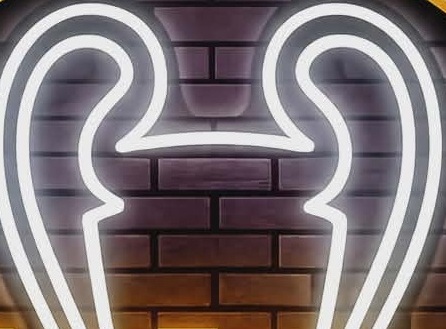 The Trophy Place GR Logo